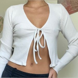 Cute tie long sleeved stretchy white cardigan